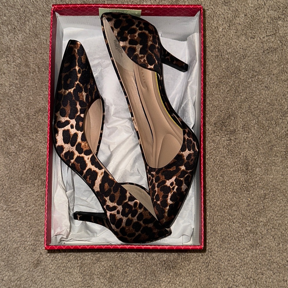 Kelly & Katie Leopard Print Heels *Brand new never worn*